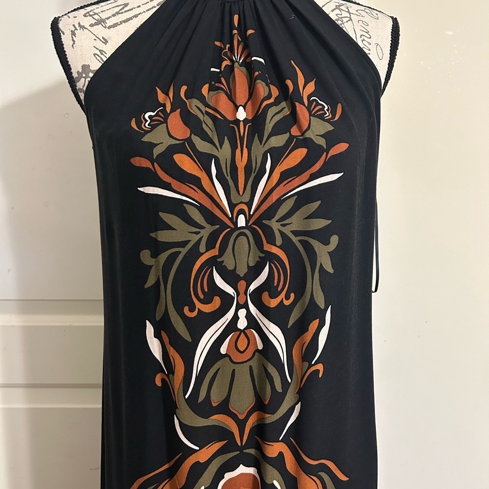 Vince Camuto: Elegant Black Floral Maxi Dress - Picture 3 of 6